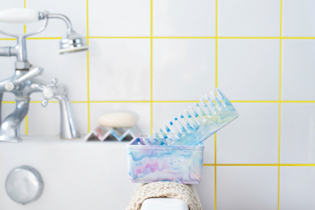 Peigne en plastique recyclé – Image 22