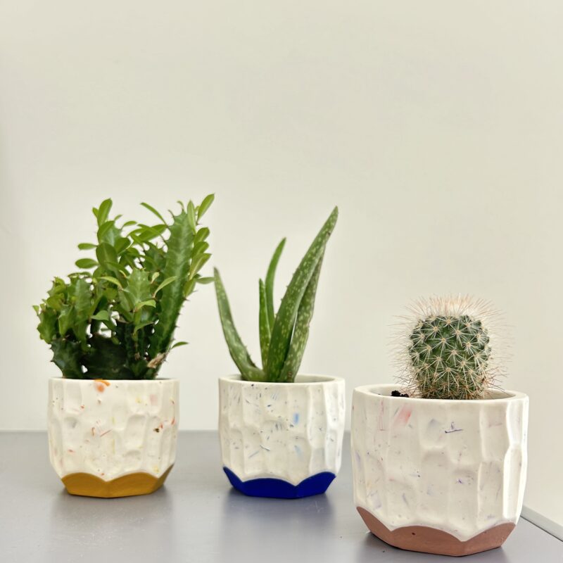 Petit cache-pot en plastique recyclé