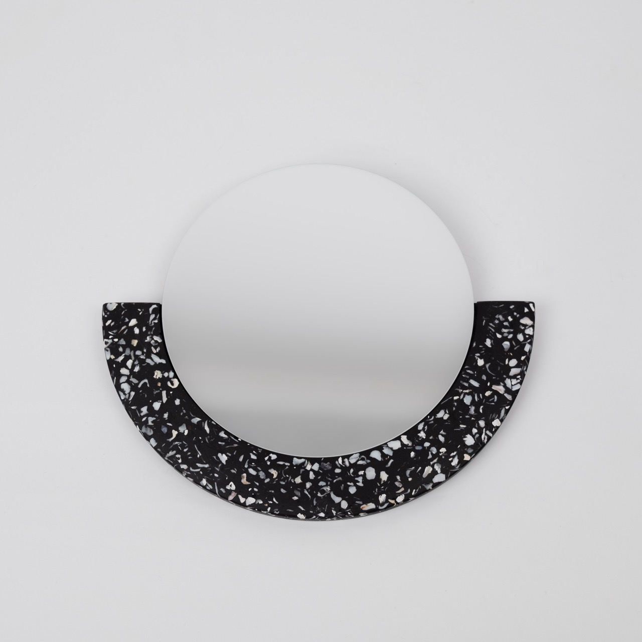 Miroir Demi-lune en coquillages revalorisés – Image 28