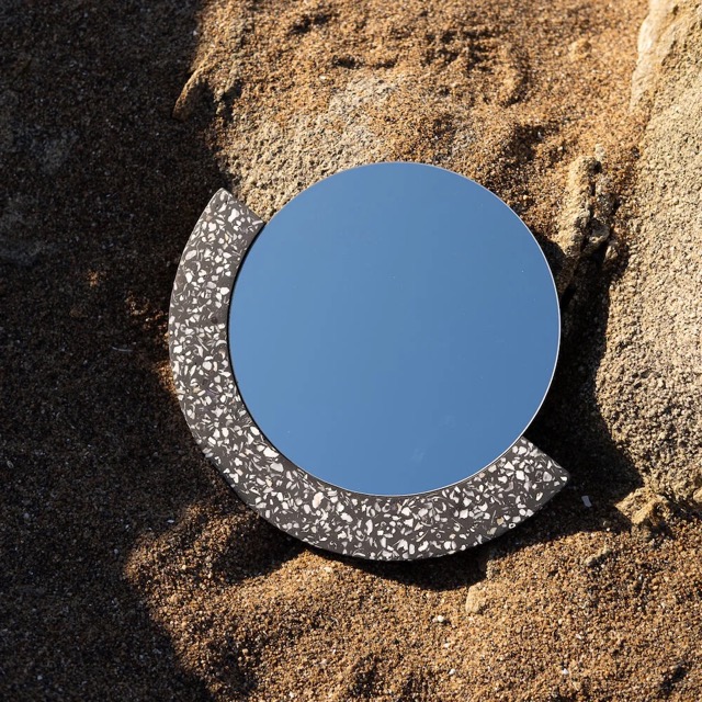 Miroir Demi-lune en coquillages revalorisés – Image 14