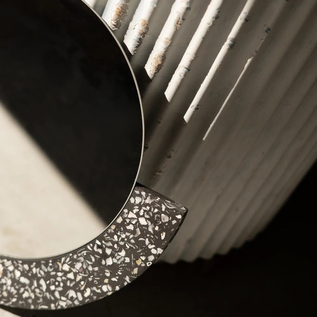 Miroir Demi-lune en coquillages revalorisés – Image 16