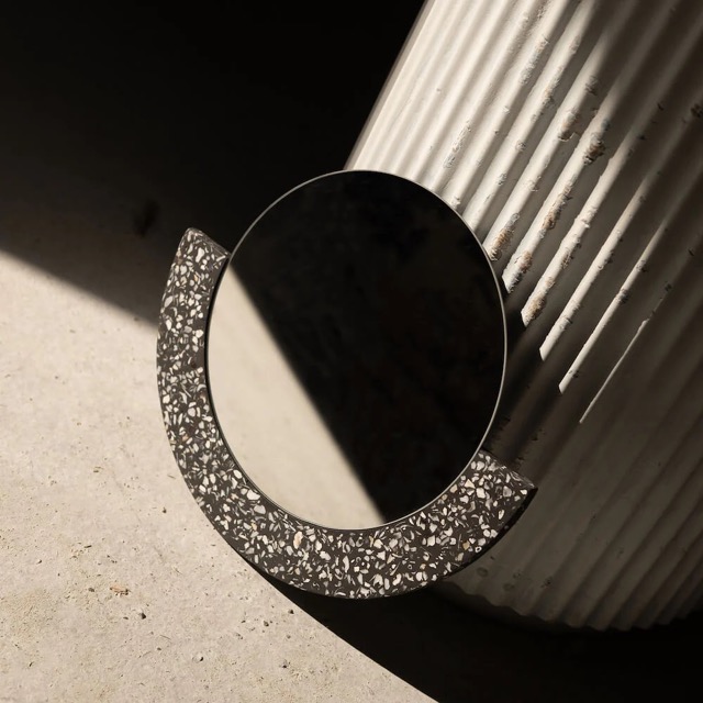 Miroir Demi-lune en coquillages revalorisés – Image 17