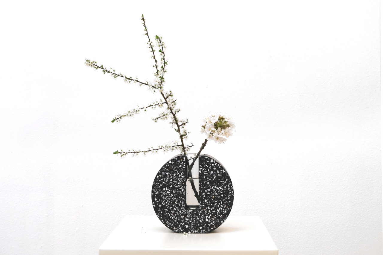 Vase Geom en coquillages valorisés et bouteille de vin upcyclée – Image 2