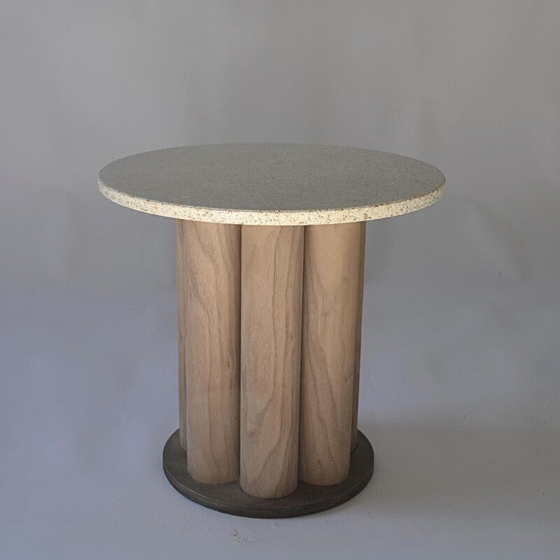 Table Héritage T7 en volants de badminton revalorisés